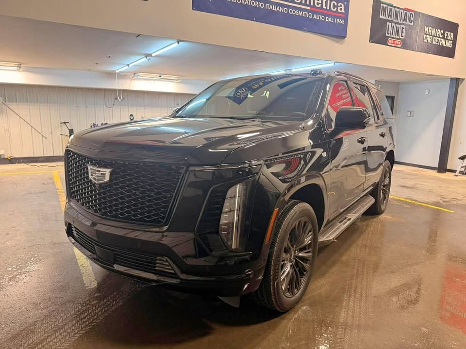 2025 Cadillac Escalade Sport — photo 1