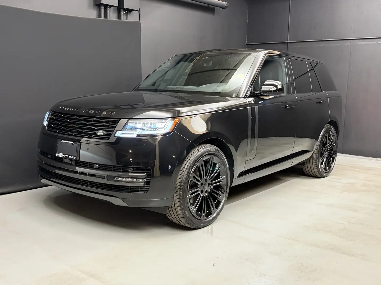 2026 Land Rover Range Rover SE — photo 1