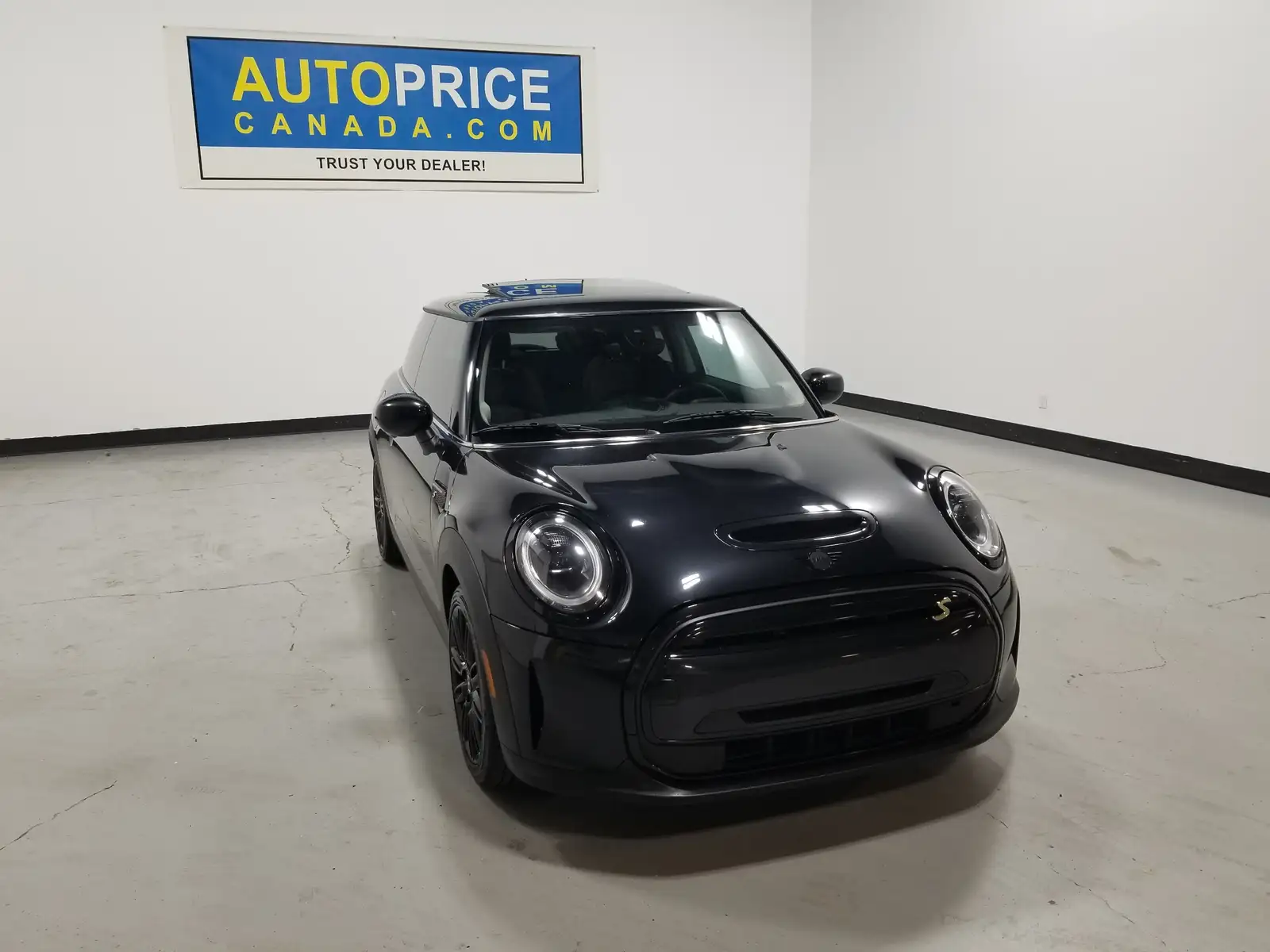 2023 MINI Cooper Cooper ACCIDENT-FREE NAVIGATION LEATHER PANOROOF L — photo 1