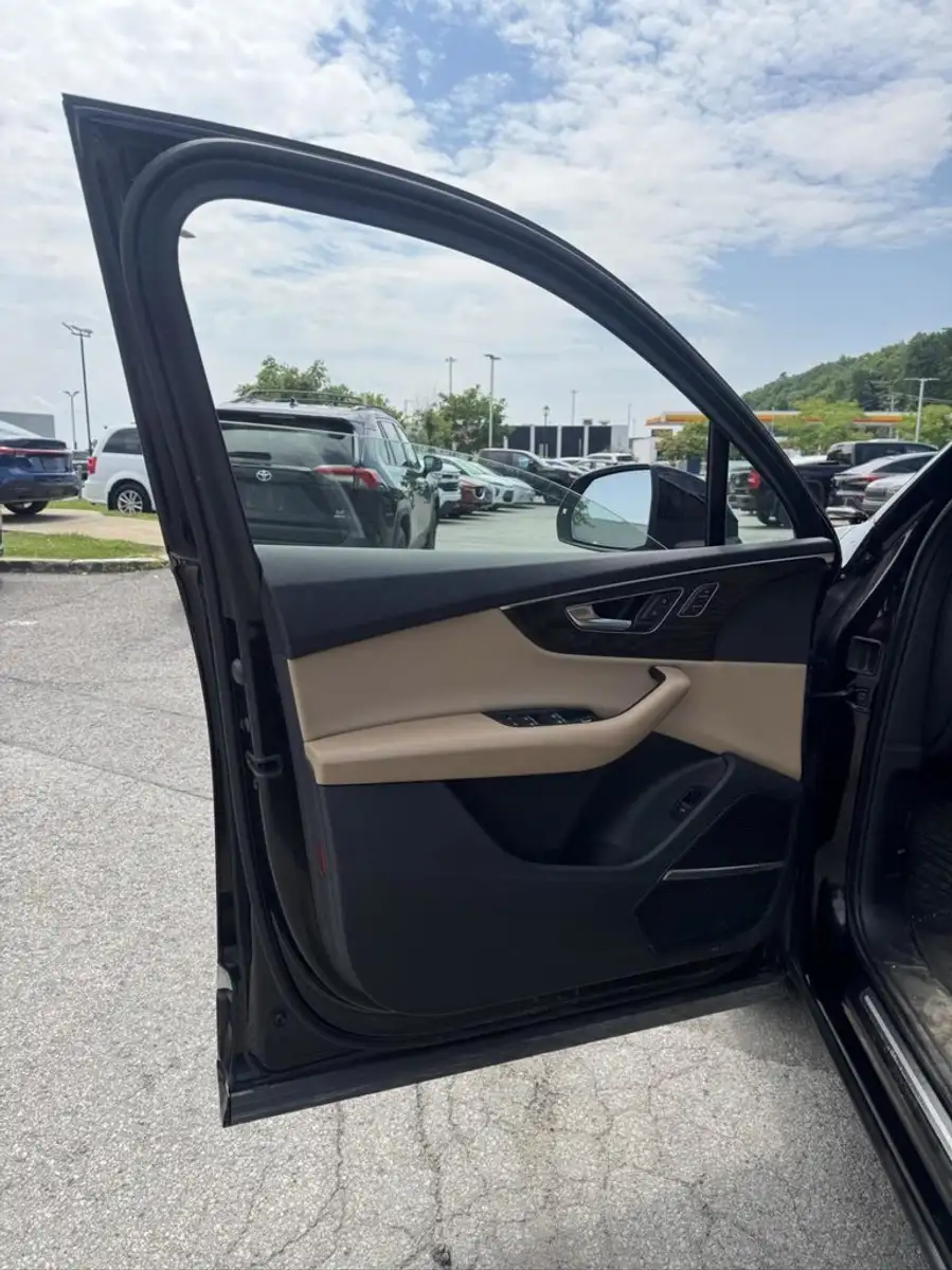 2022 Audi Q7 — photo 1