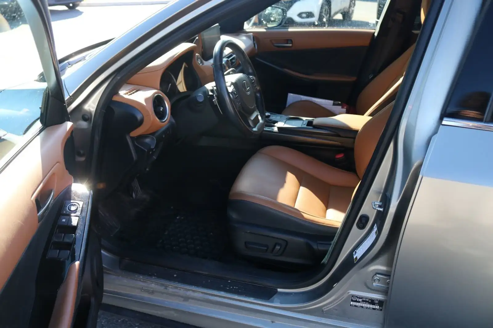 2022 Lexus IS IS 300 AWD — photo 1
