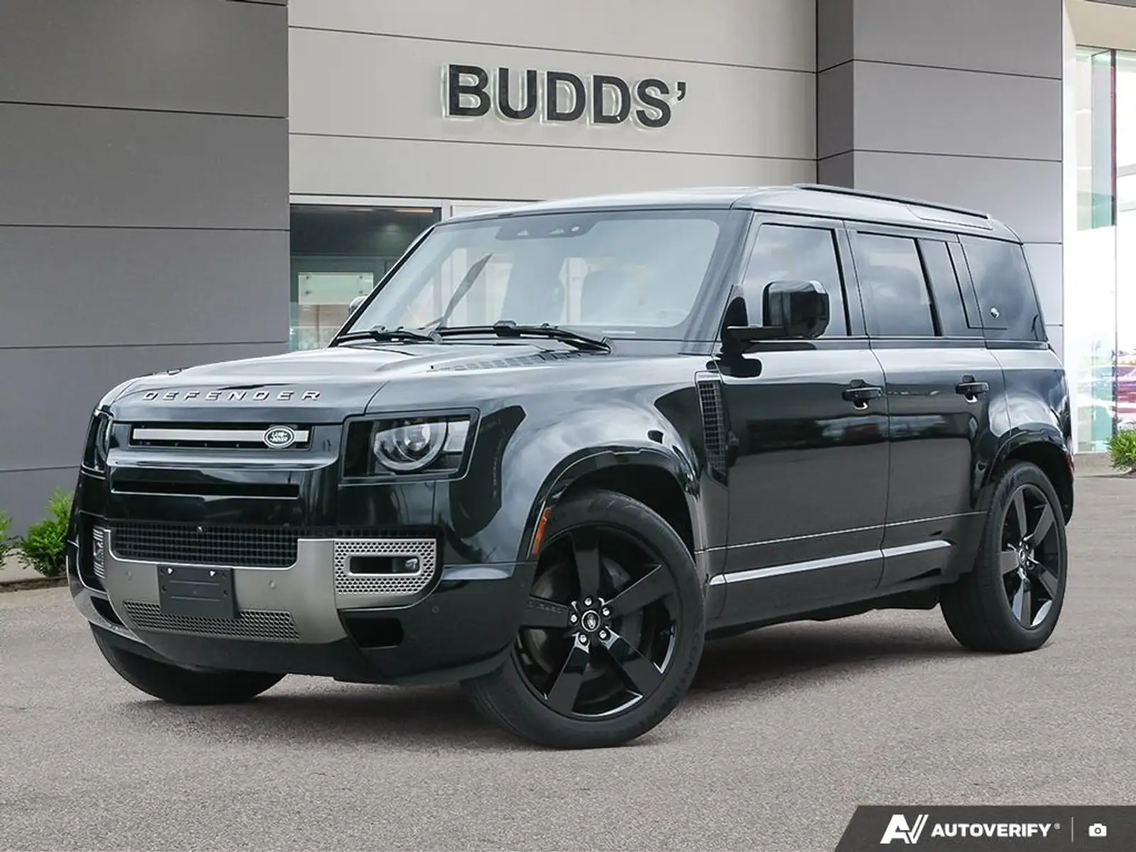 2024 Land Rover — photo 1