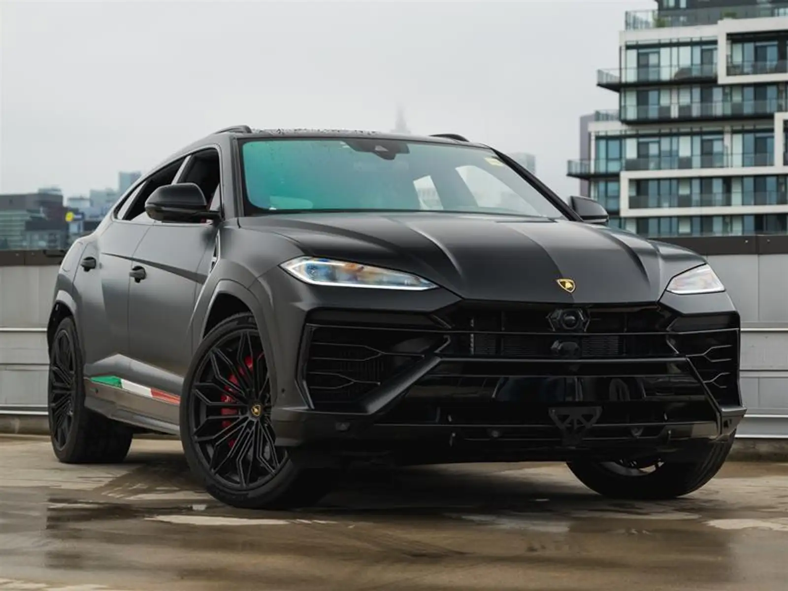 2025 Lamborghini Urus Add to list — photo 1