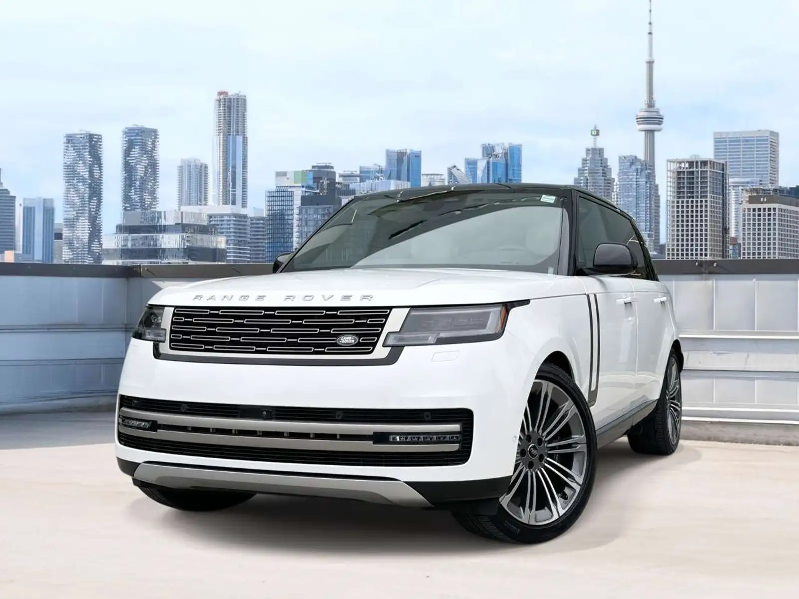 2025 Land Rover — photo 1