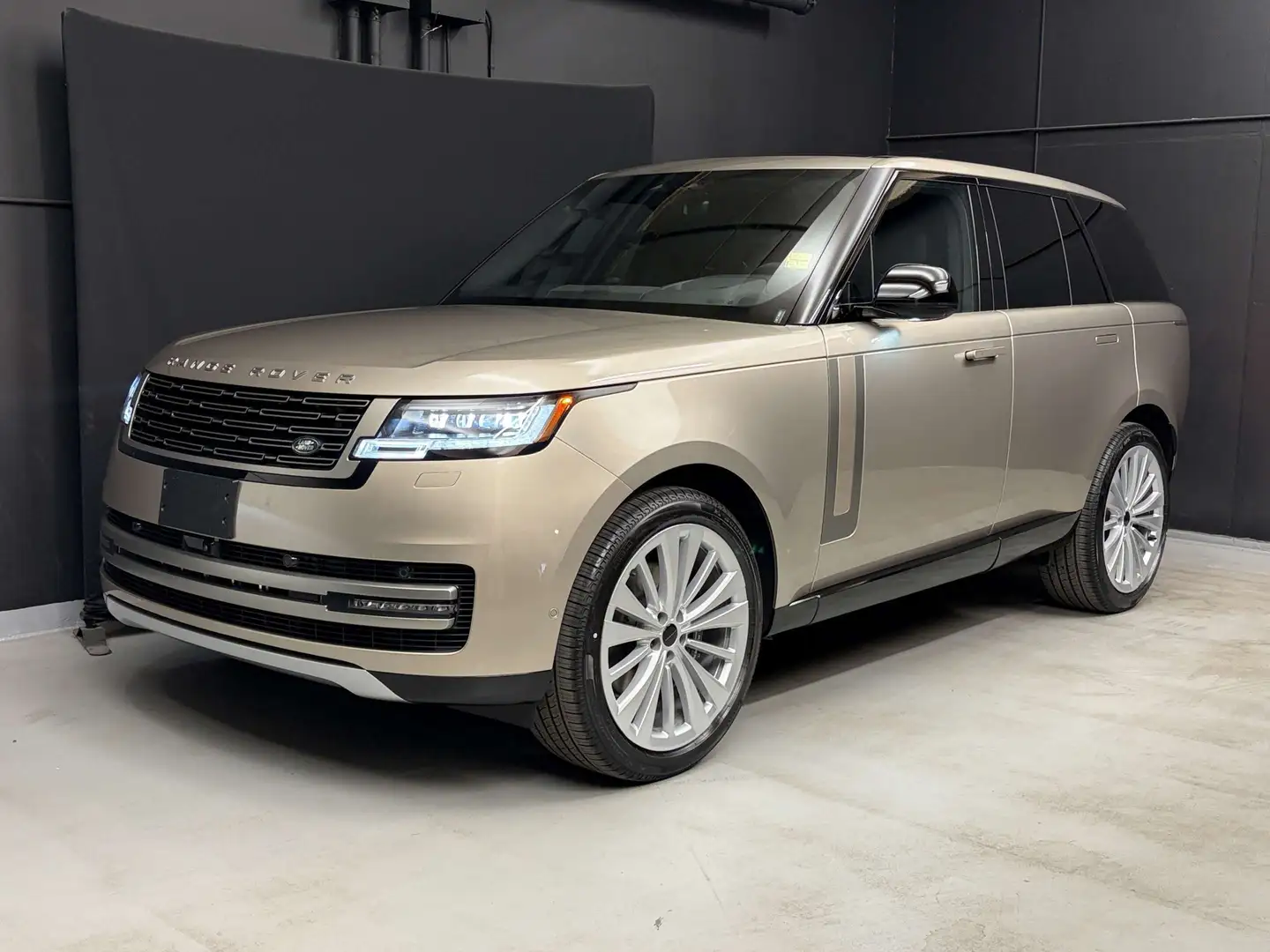 2026 Land Rover Range Rover SE — photo 1