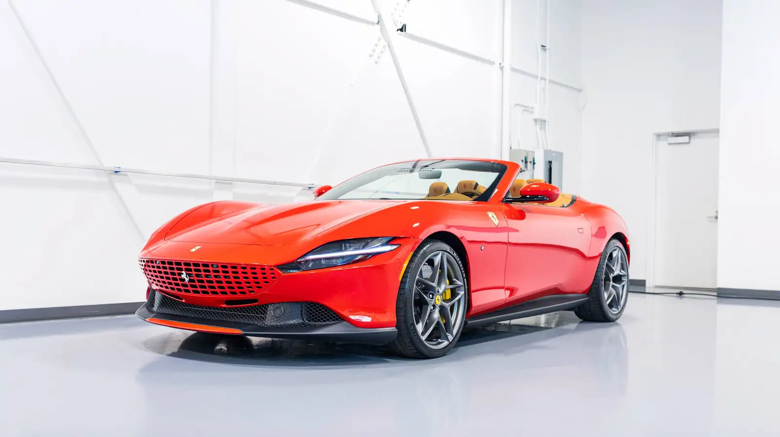 2025 Ferrari Roma Convertible — photo 1