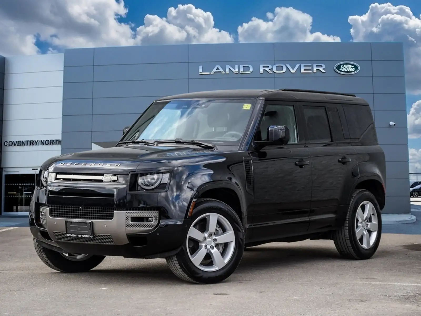 2025 Land Rover — photo 1