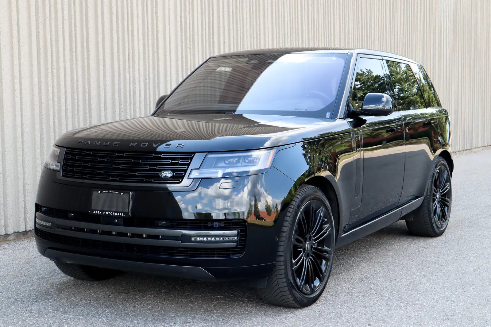 2023 Land Rover Range Rover P530 V8 23s — photo 1