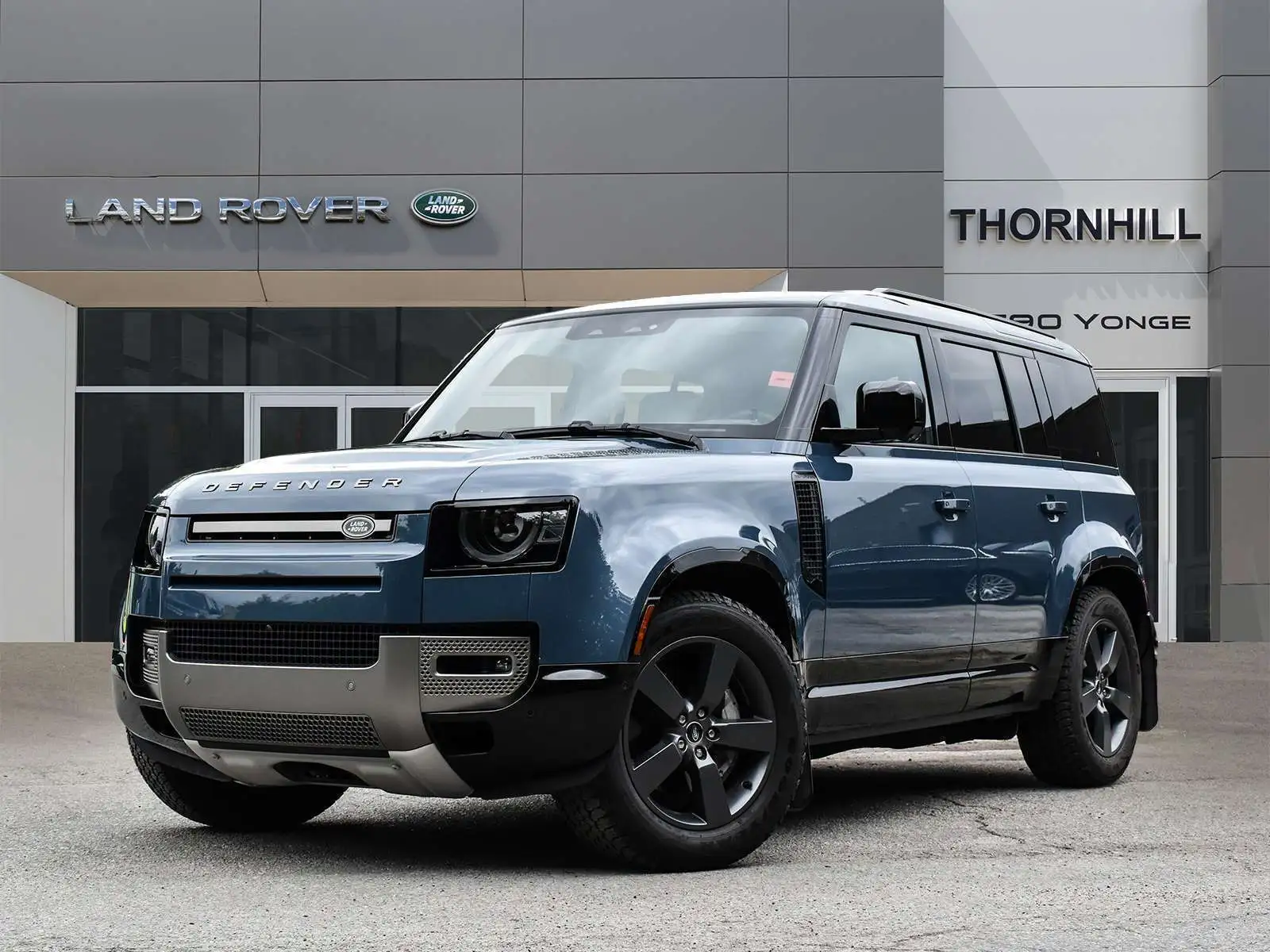 2025 Land Rover — photo 1