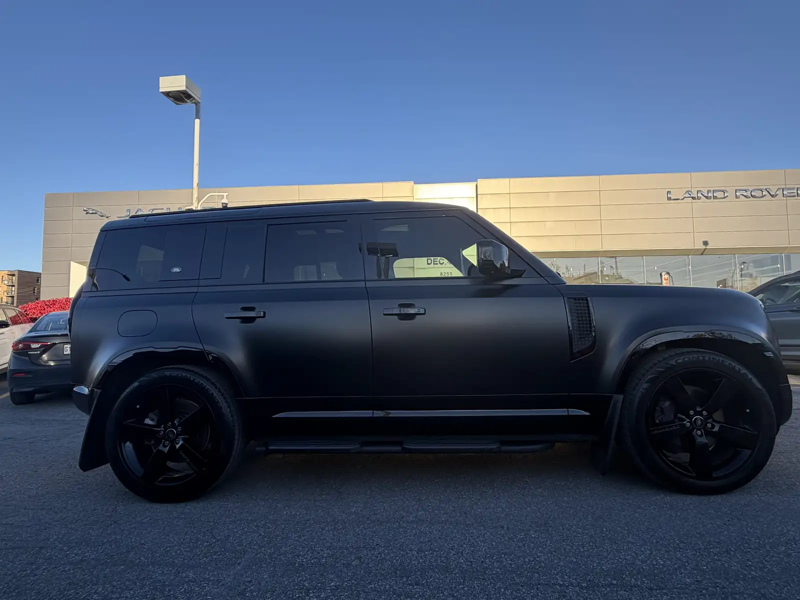 2024 Land Rover — photo 1