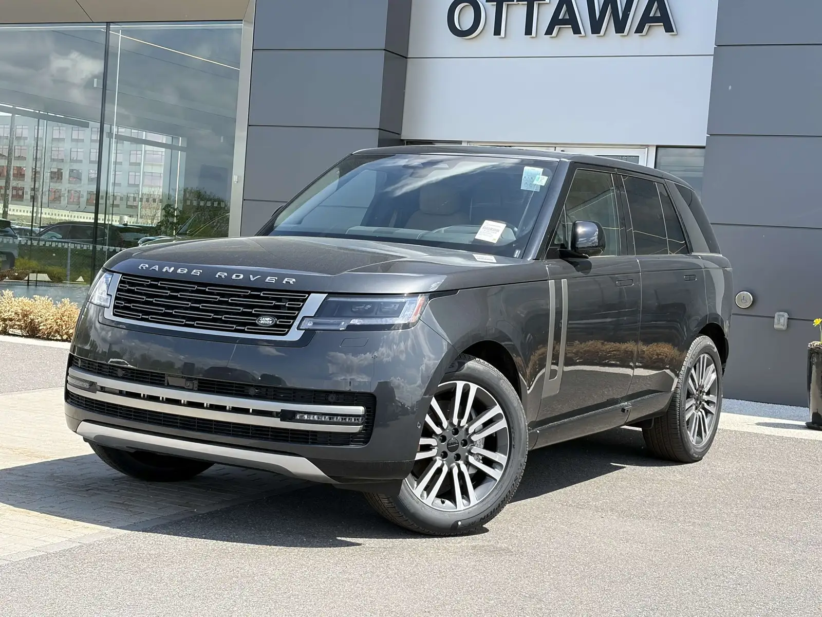 2026 Land Rover — photo 1
